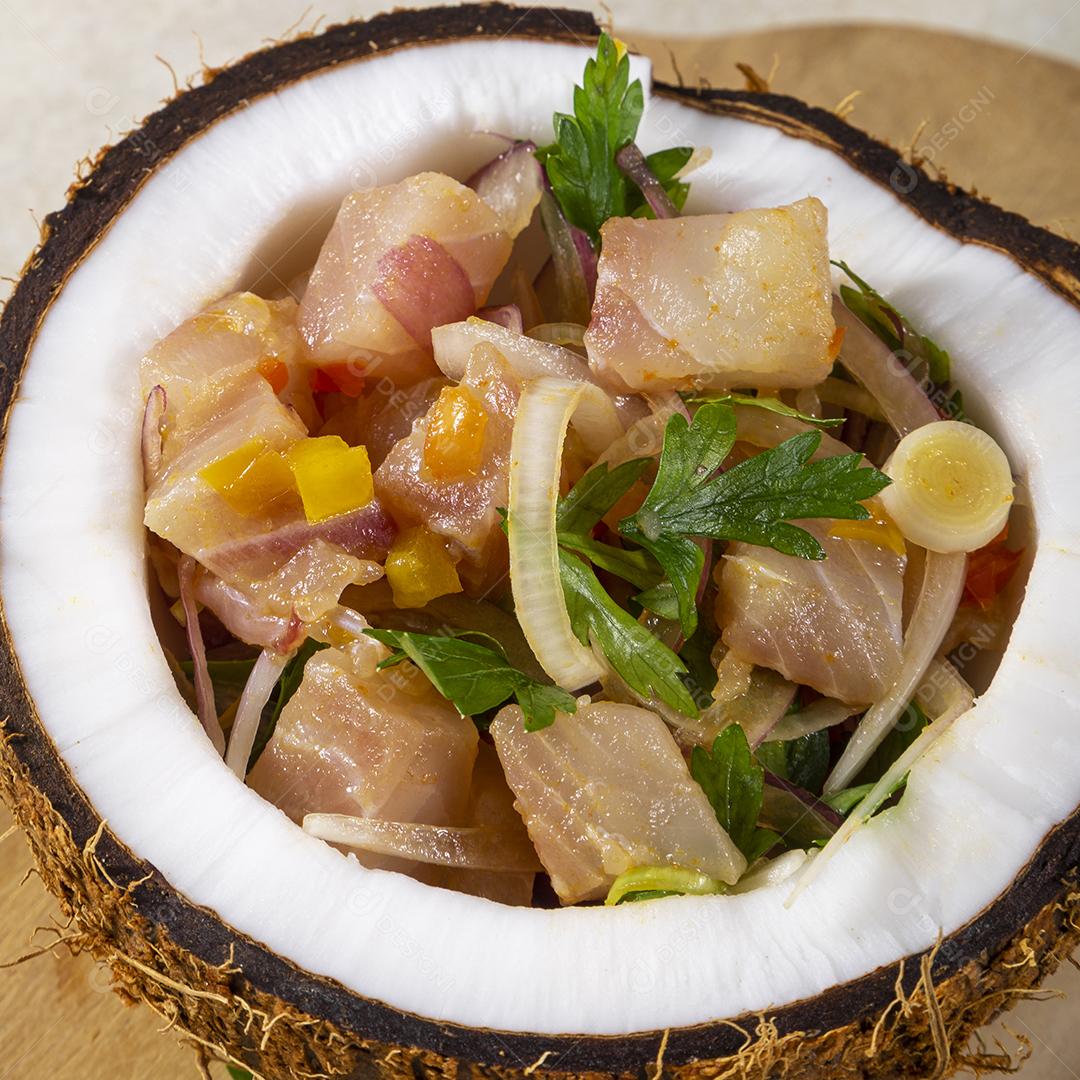 Fotos Prato ceviche aperitivo peixe fresco marinado citrinos frutas tropicais servido taças  coco