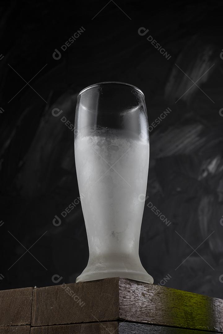 Copo de gelo vazio para cerveja