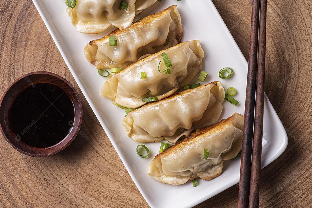 Guioza ou Jiaozi aperitivo de cozinha chinesa e japonesa Imagem JPG
