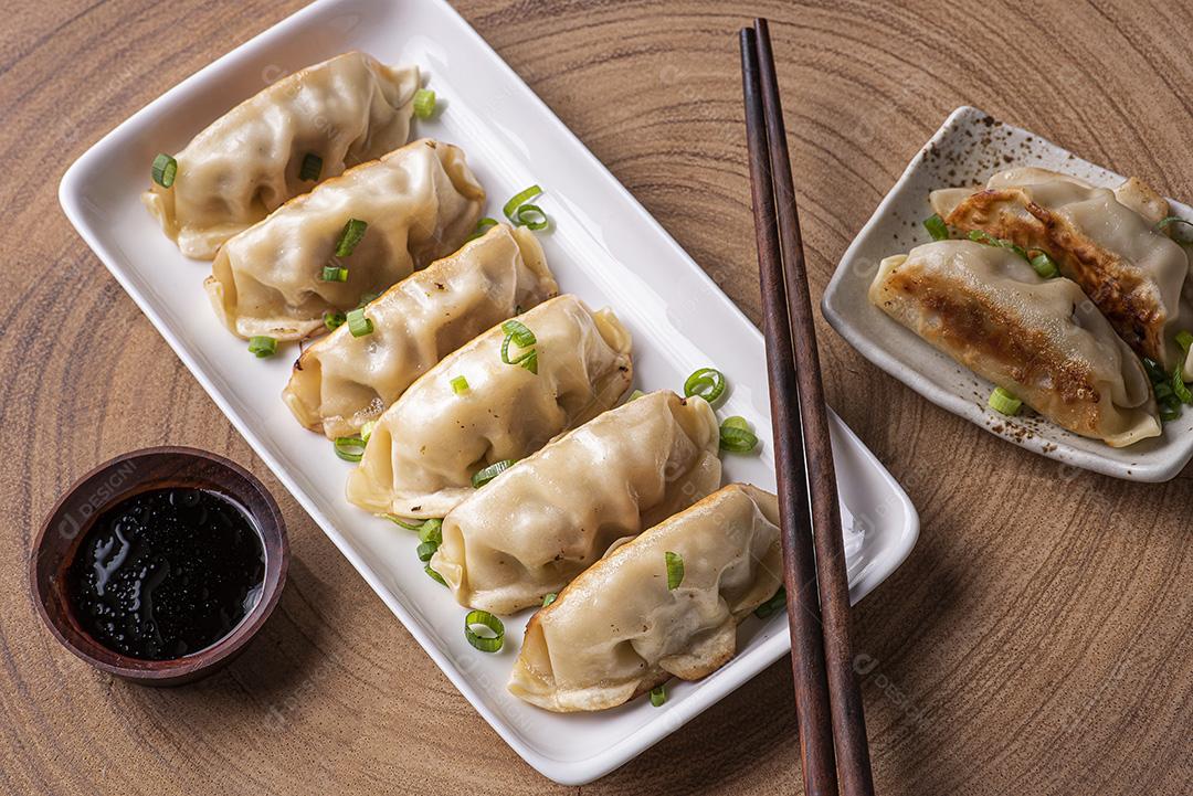 Guioza ou Jiaozi aperitivo de cozinha chinesa e japonesa Imagem JPG