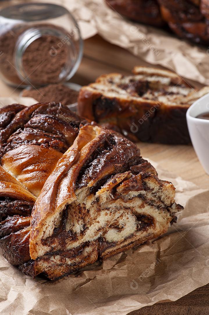 Chocolate Babka ou Pão Brioche. Recheado com creme de avelã JPG