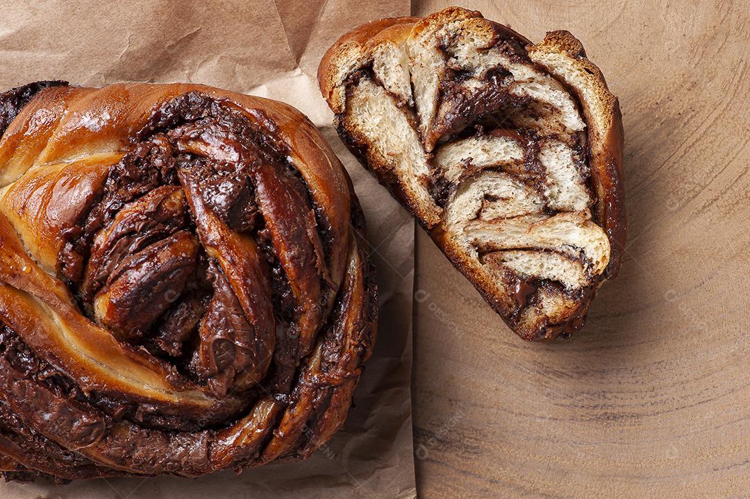 Chocolate Babka ou Pão Brioche. Recheado com creme de avelã JPG