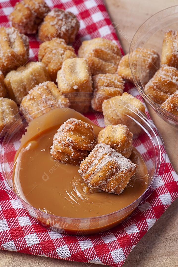 Mini churros caseiros com doce de leite JPG