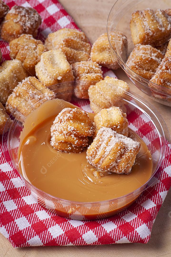Mini churros caseiros com doce de leite JPG