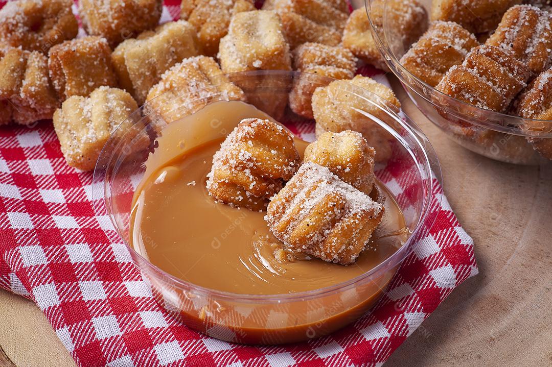 Mini churros caseiros com doce de leite JPG