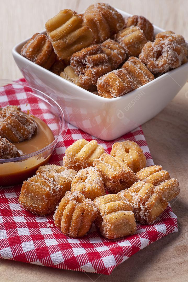 Mini churros caseiros com doce de leite JPG