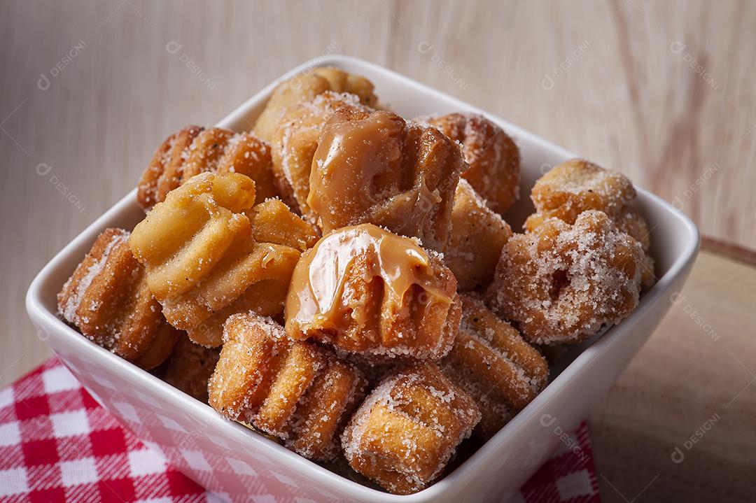 Mini churros caseiros com doce de leite JPG