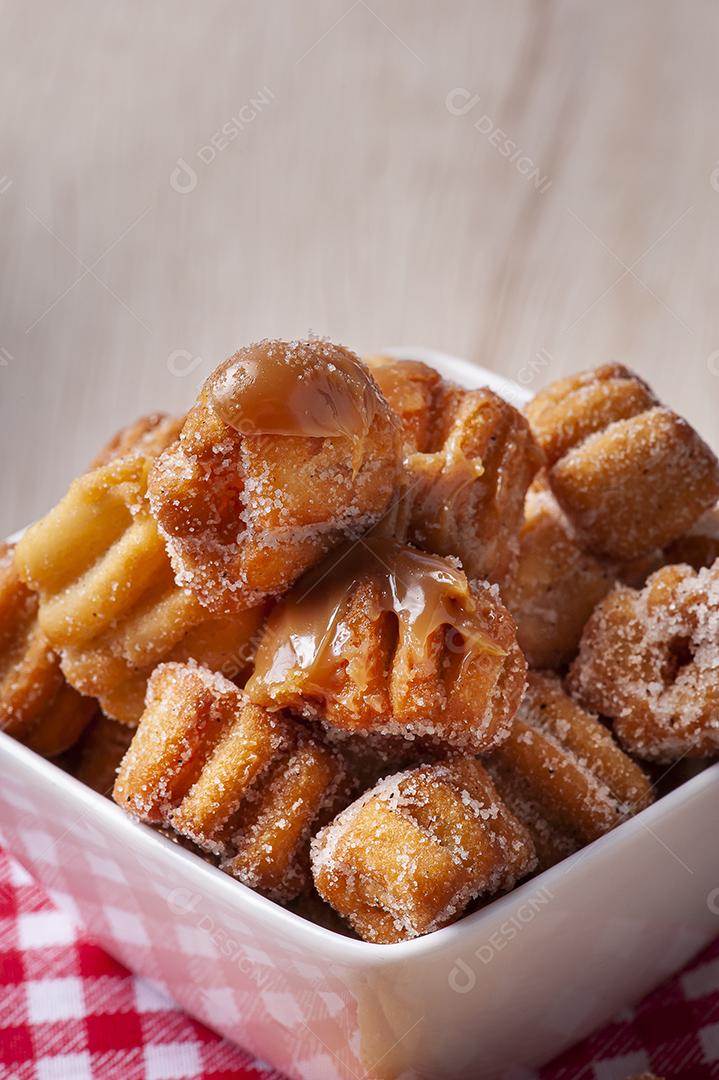 Mini churros caseiros com doce de leite JPG