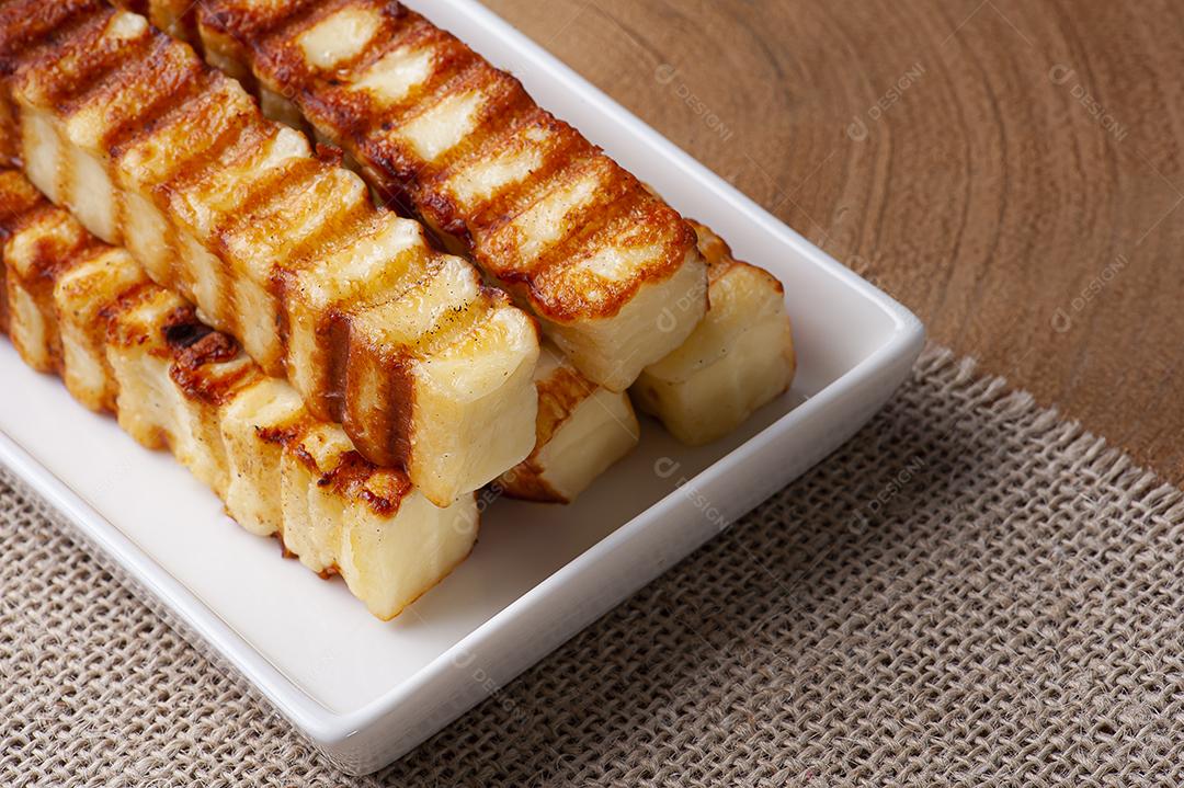 Queijo de coalho frito. Muito tradicional no Brasil JPG