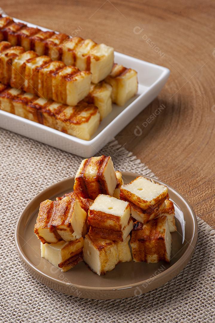 Queijo de coalho frito. Muito tradicional no Brasil JPG