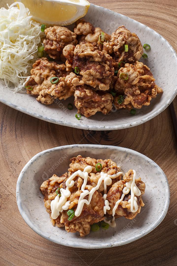 O Karaage. Frango frito japonês típico JPG