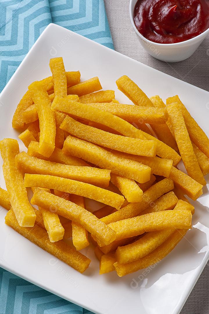 Polenta frita. Aperitivo da culinária brasileira JPG