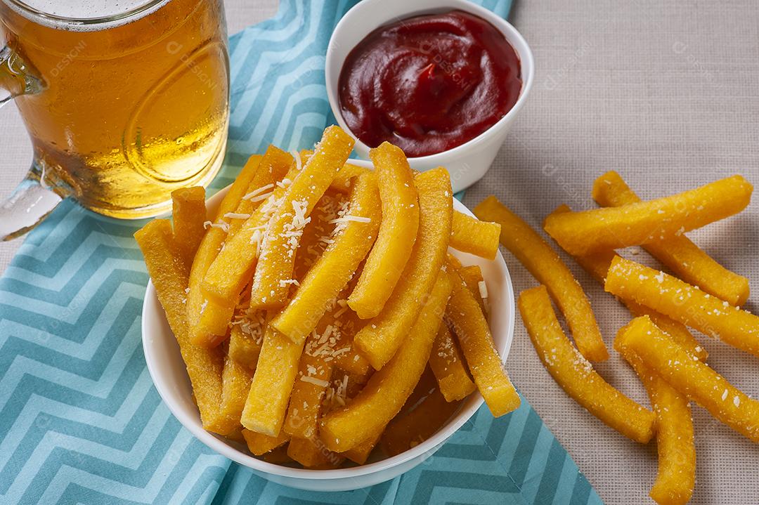 Polenta frita. Aperitivo da culinária brasileira JPG