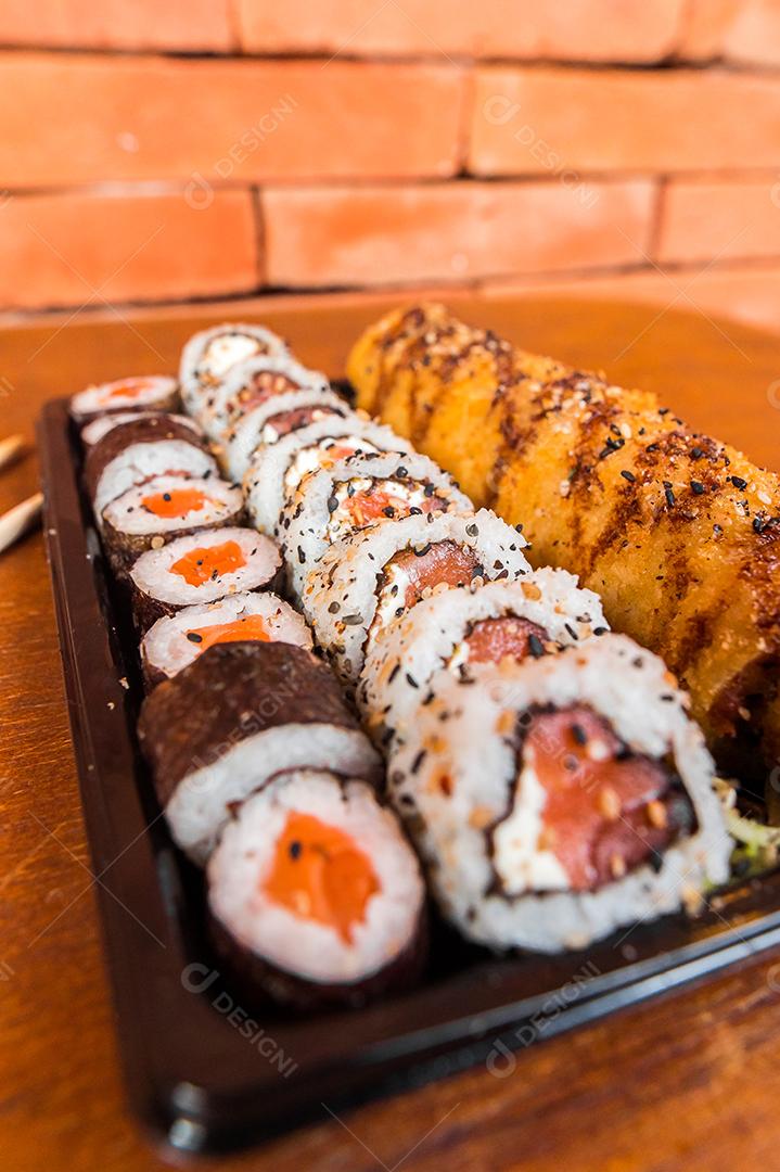 Culinária Japonesa. Uramaki, Tekka Maki Sushi comida japonesa temperos
