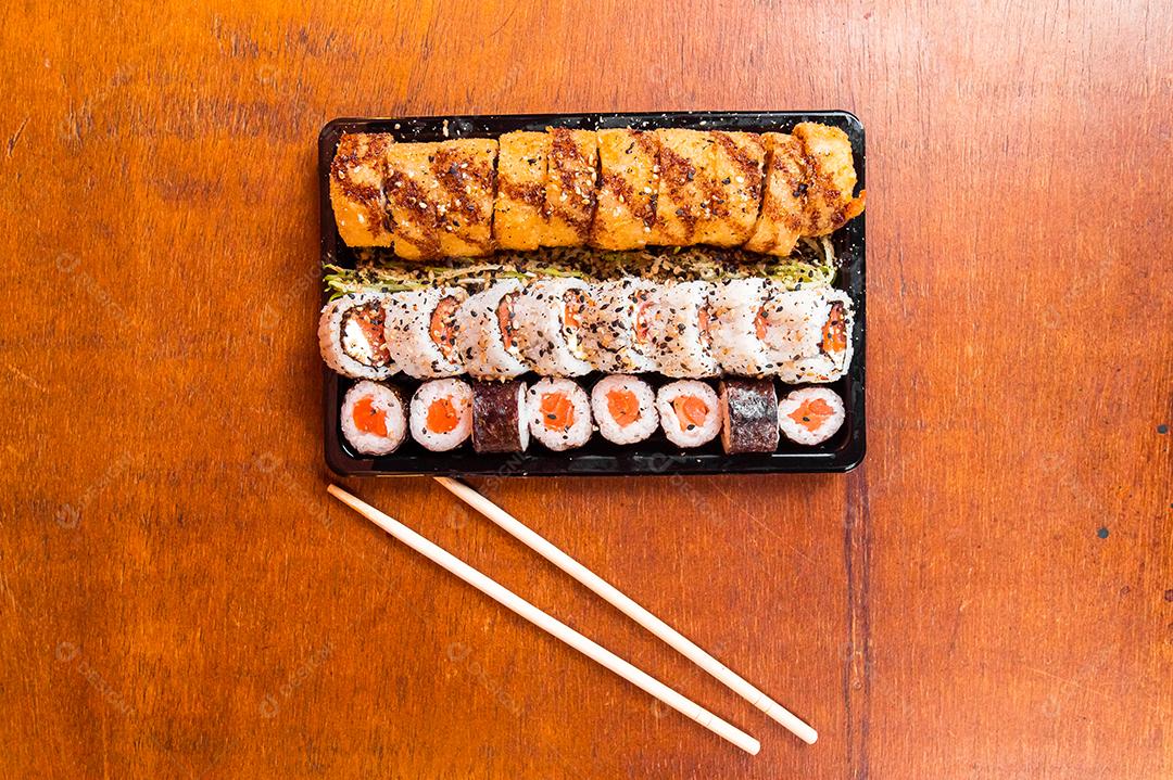 Culinária Japonesa. Uramaki, Tekka Maki Sushi comida japonesa temperos