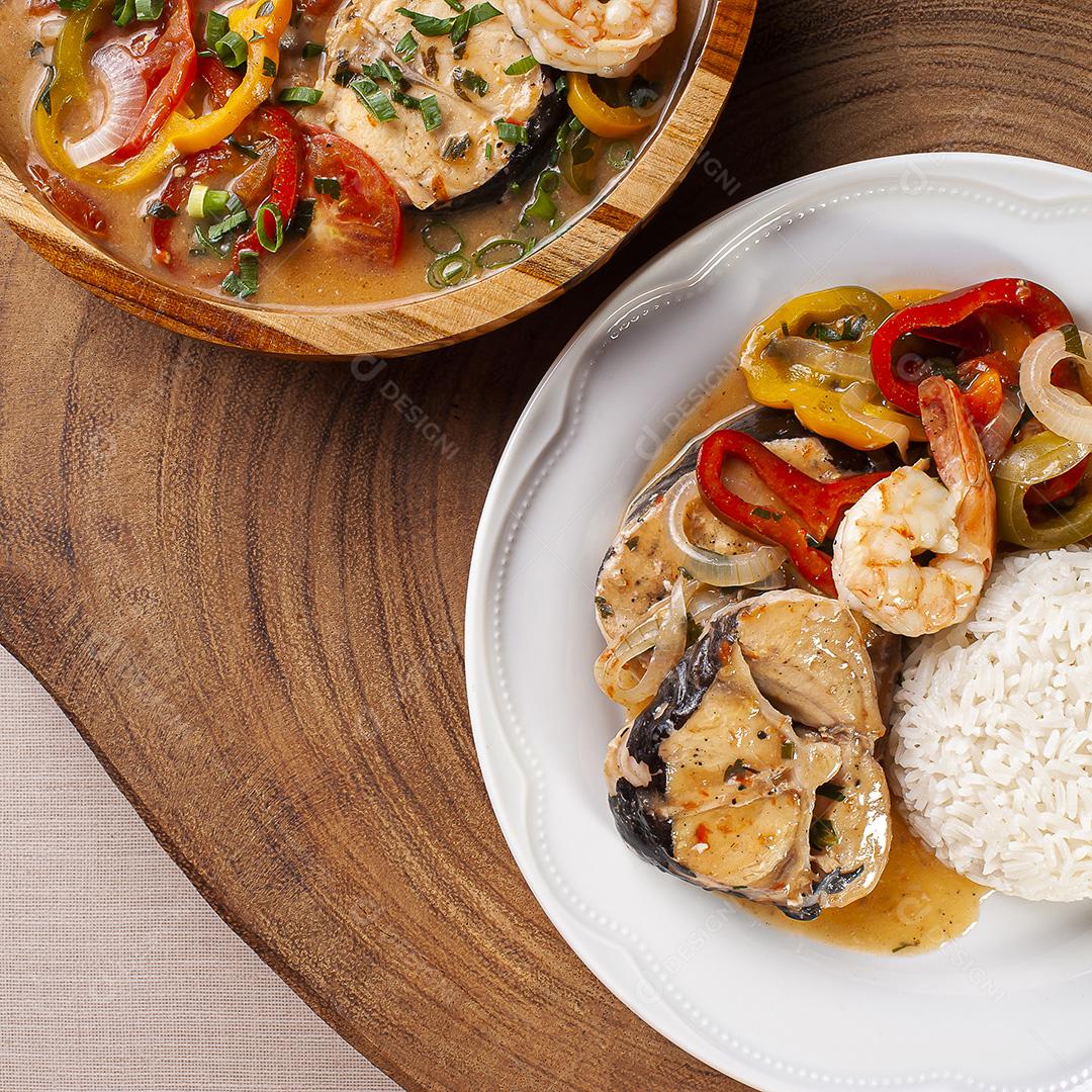 Prato típico da culinária brasileira chamado Moqueca de Peixe JPG
