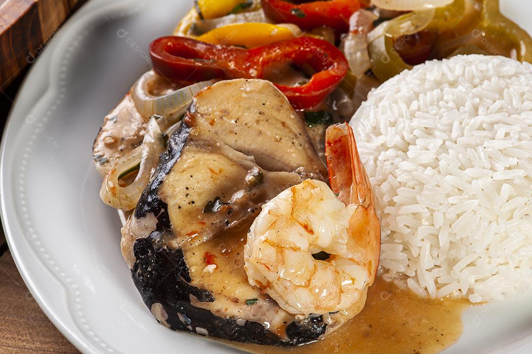 Prato típico da culinária brasileira chamado Moqueca de Peixe JPG