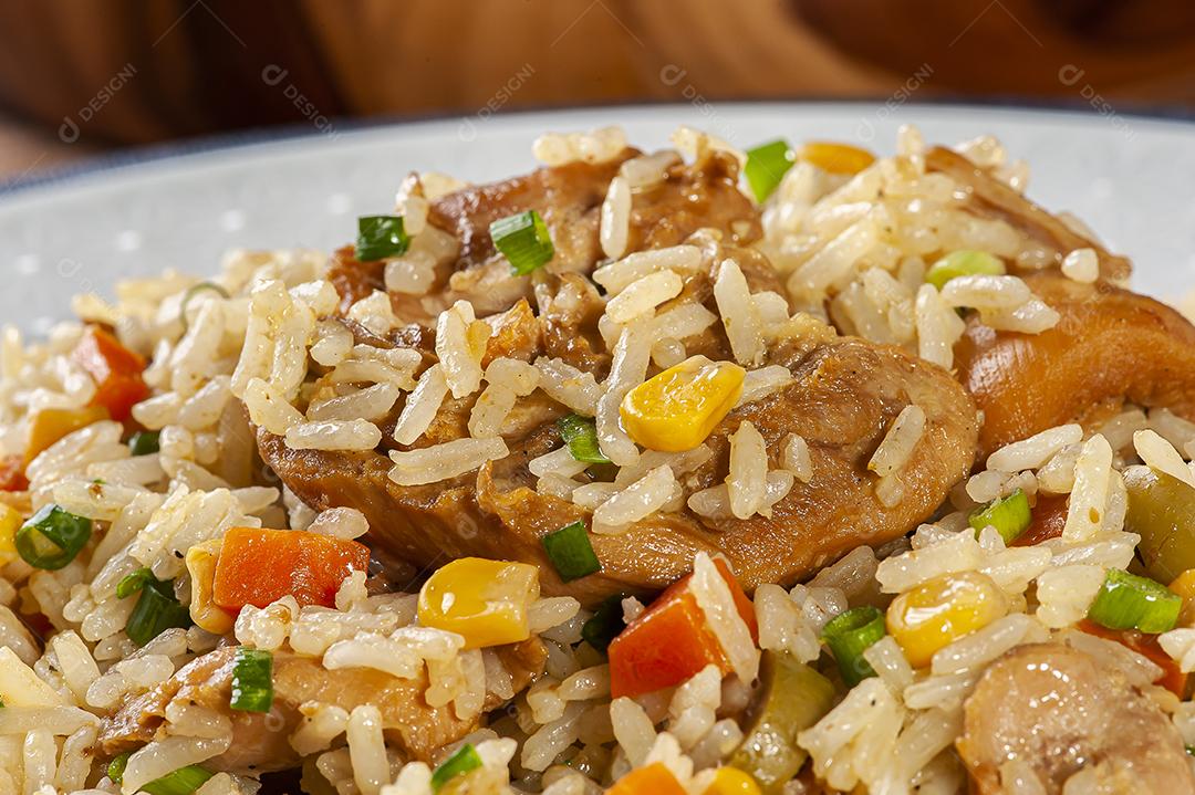 Arroz com frango, comida típica brasileira - Galinhada JPG