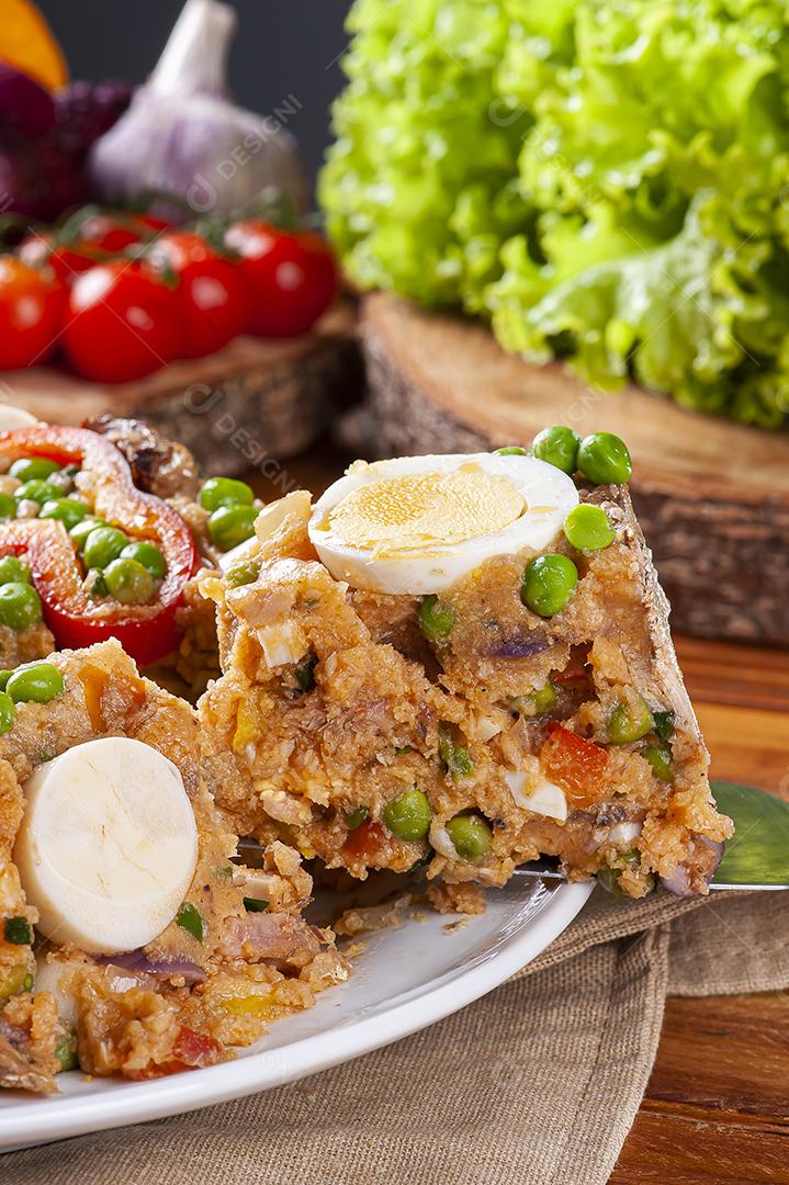 Prato típico da culinária brasileira chamado Cuscuz Paulista JPG