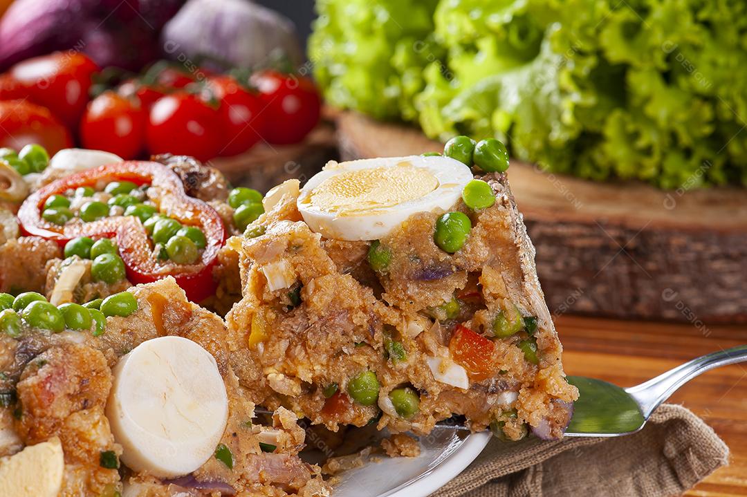 Prato típico da culinária brasileira chamado Cuscuz Paulista JPG