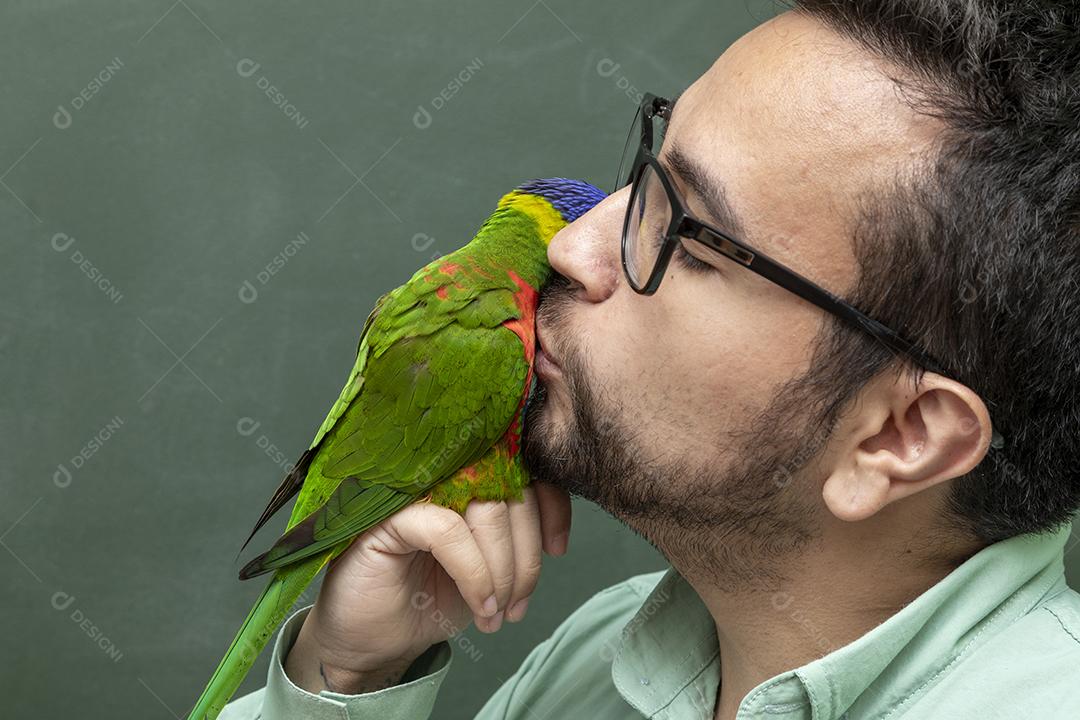 Loriinae aves passaro homem