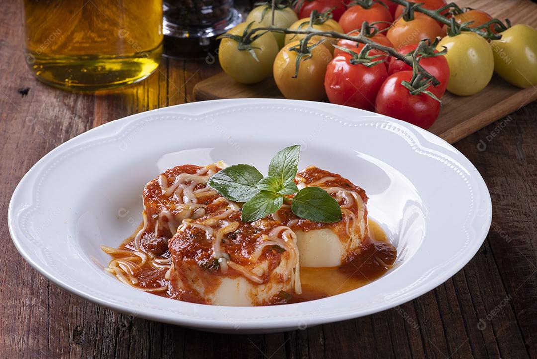 Rondelli, um prato tradicional de massas da culinária italiana                                                    JPG