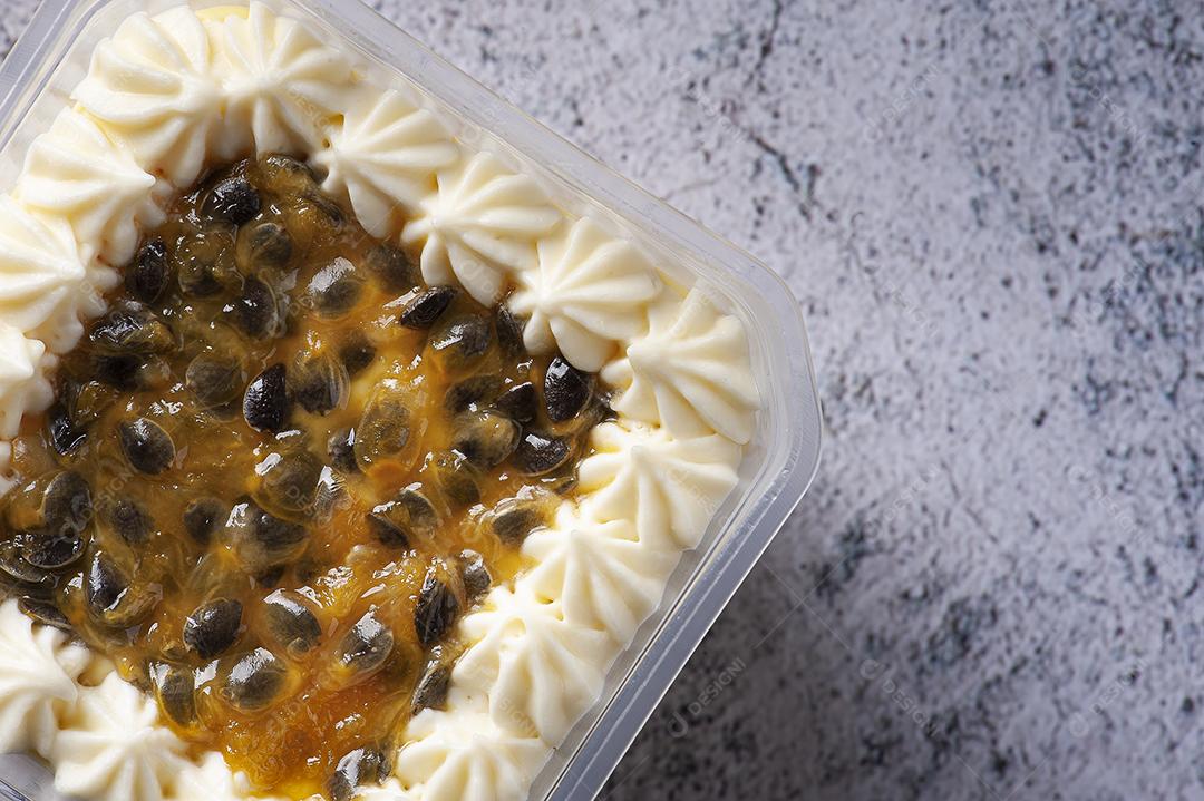 Bolo de maracujá na panela para entrega JPG