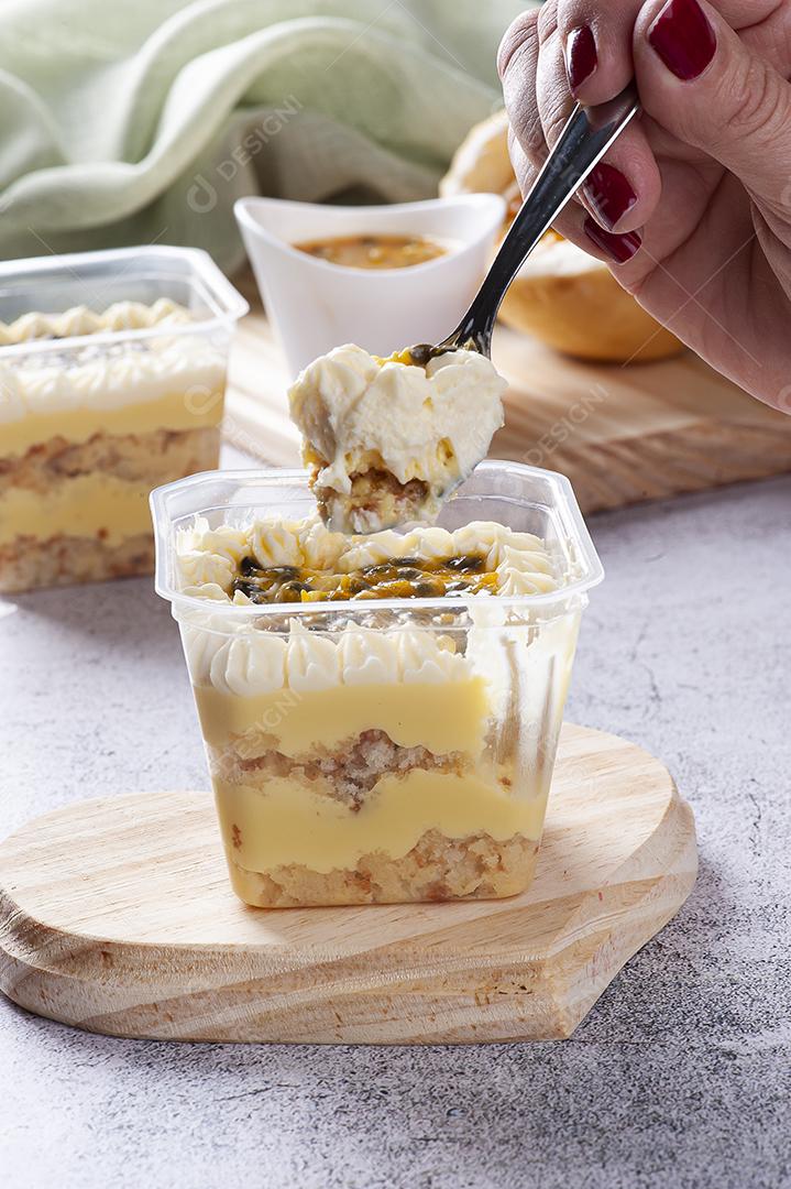 Bolo de maracujá na panela para entrega JPG