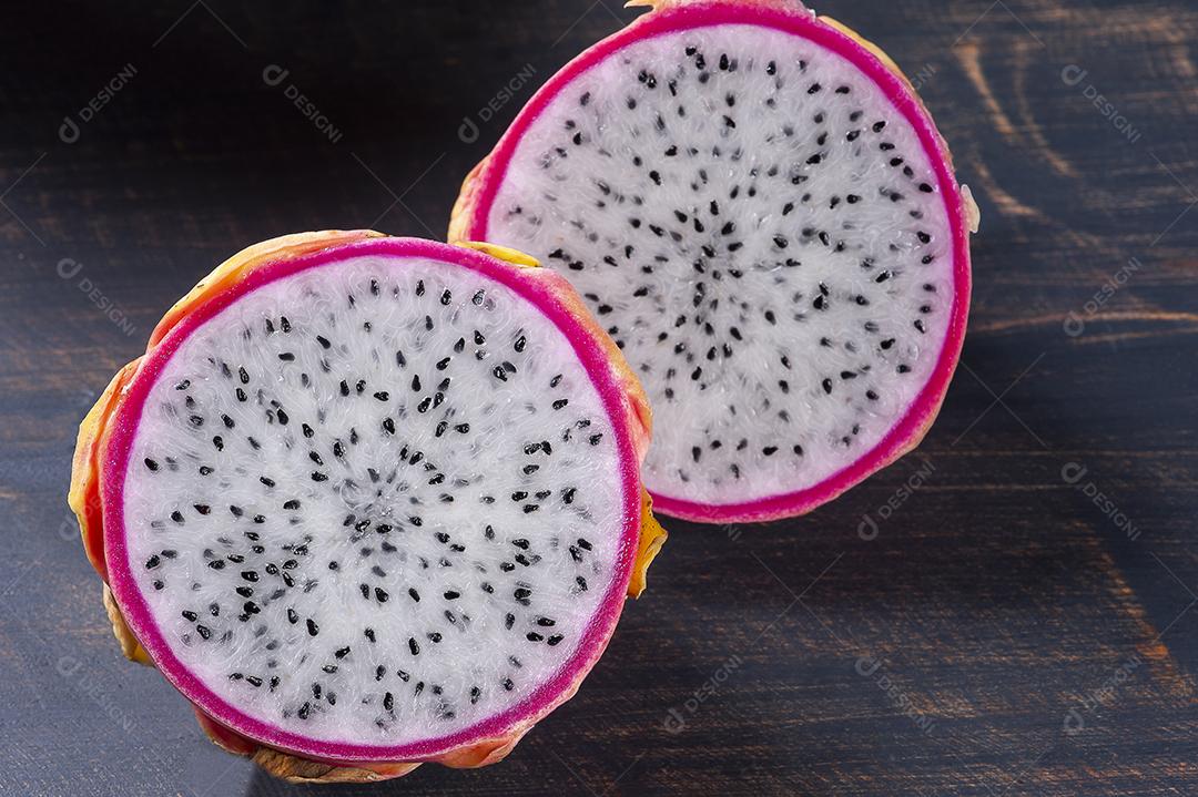 Pitaya, também conhecida como fruta de dragão JPG