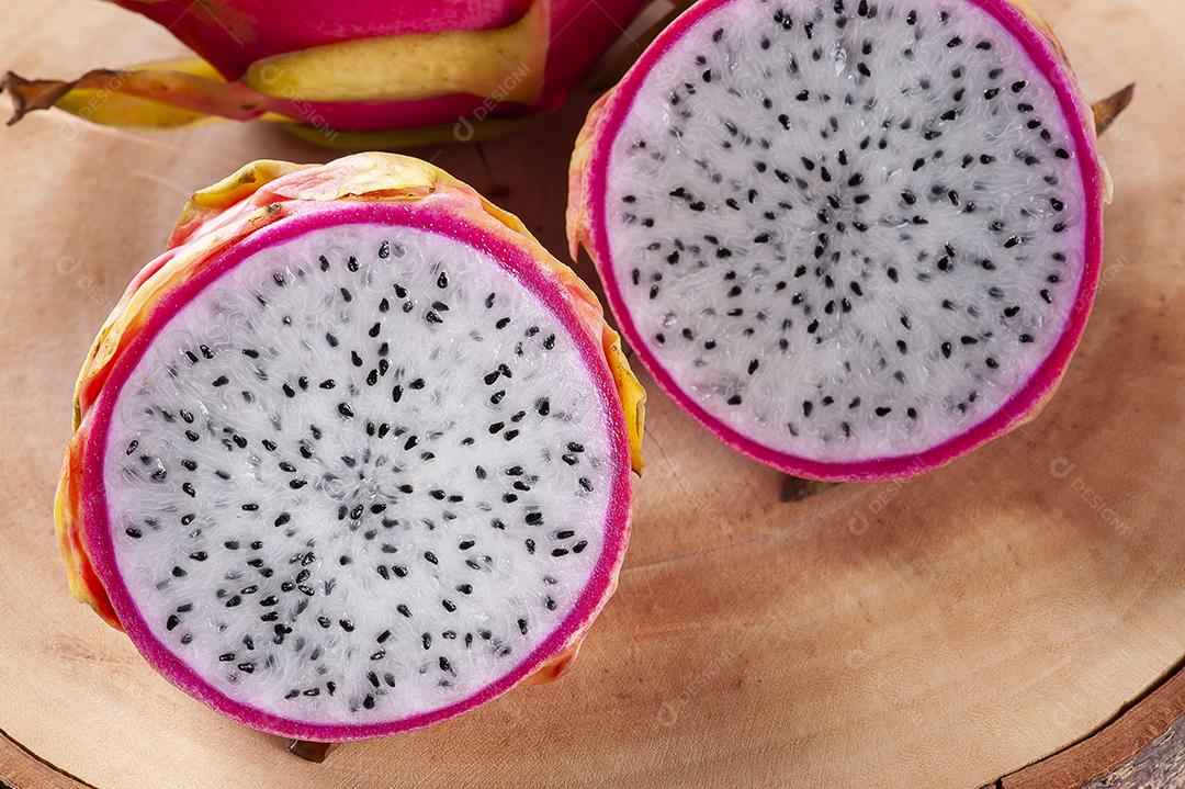Pitaya, também conhecida como fruta de dragão JPG