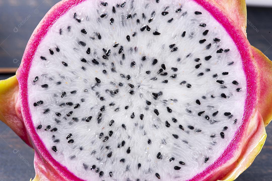 Pitaya, também conhecida como fruta de dragão JPG