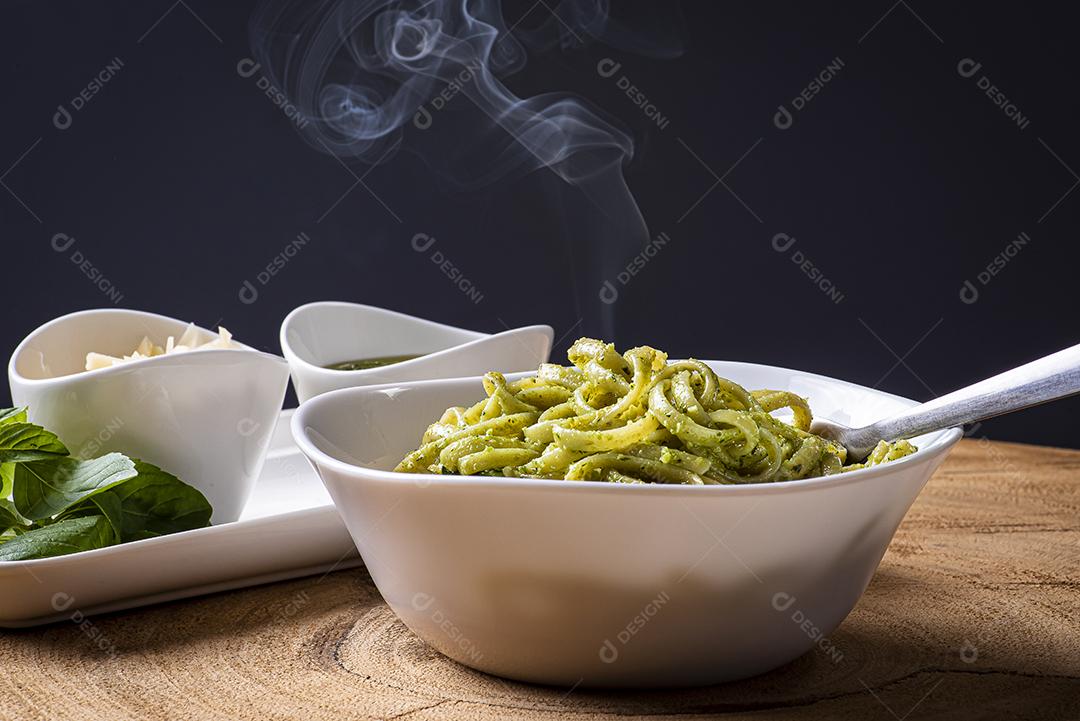 Macarrão  Molho Pesto JPG