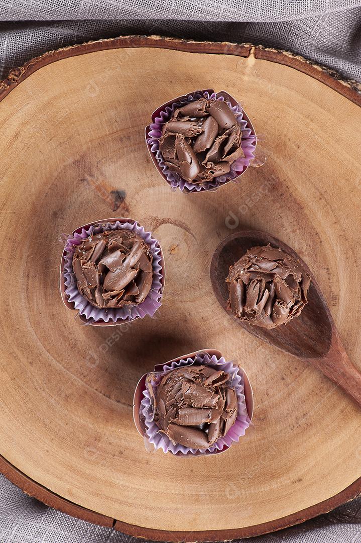 Tradicional brigadeiro de chocolate gourmet JPG