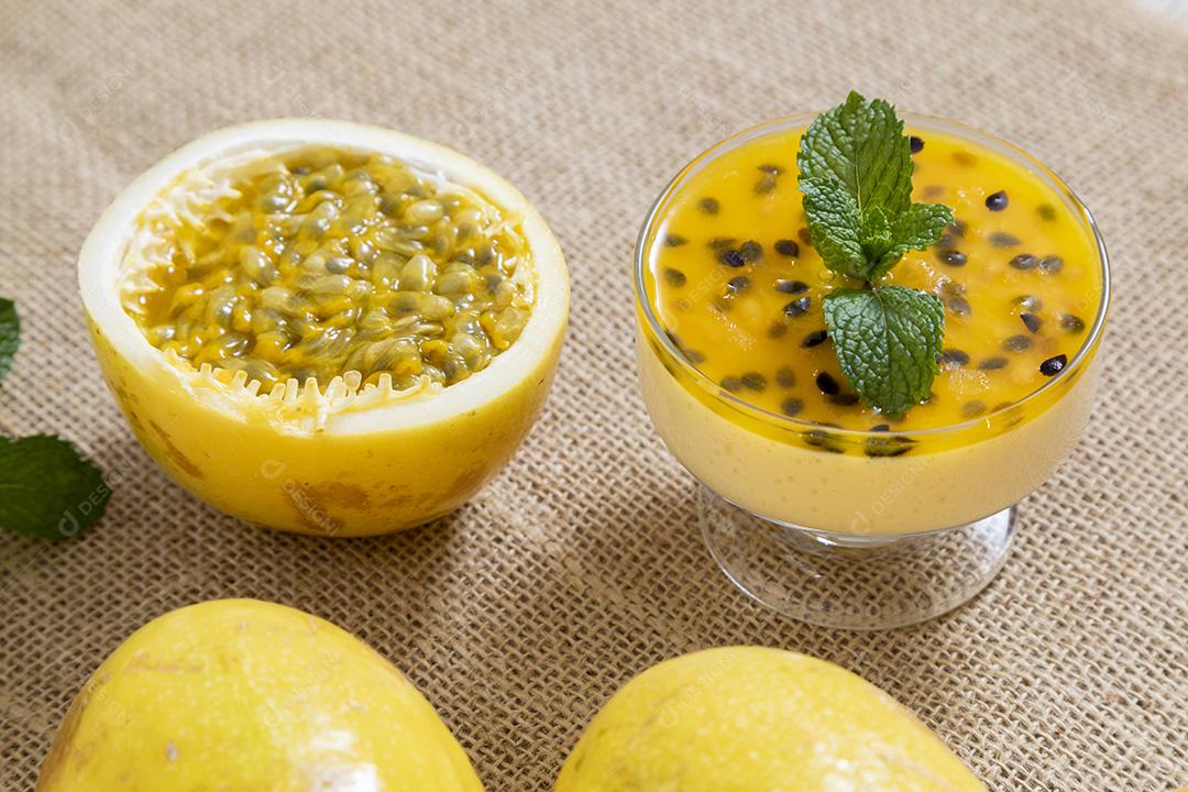 Mousse de maracuja comida fruta