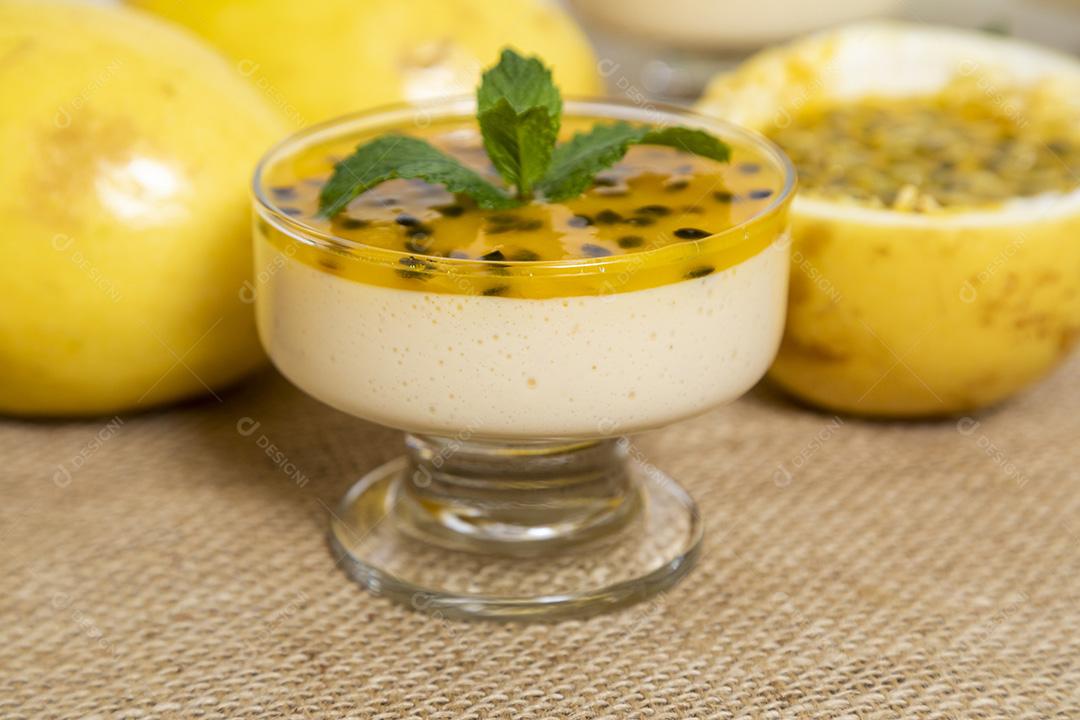 Mousse de maracuja comida fruta