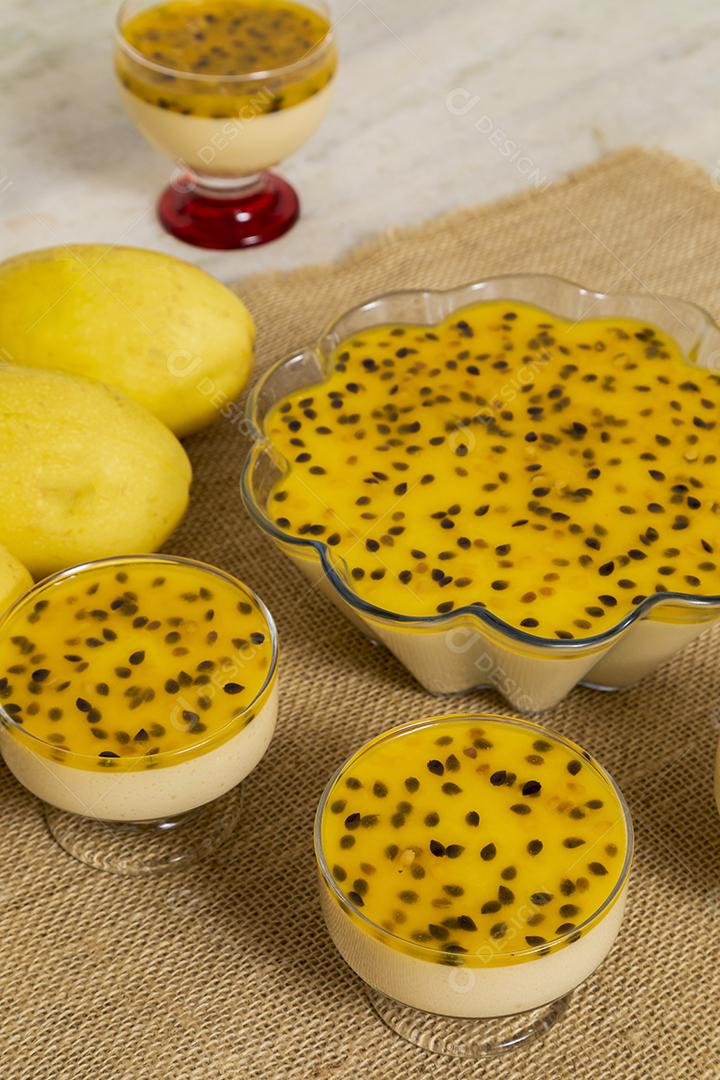 Sobremesa Mousse de maracujá servido na tigela