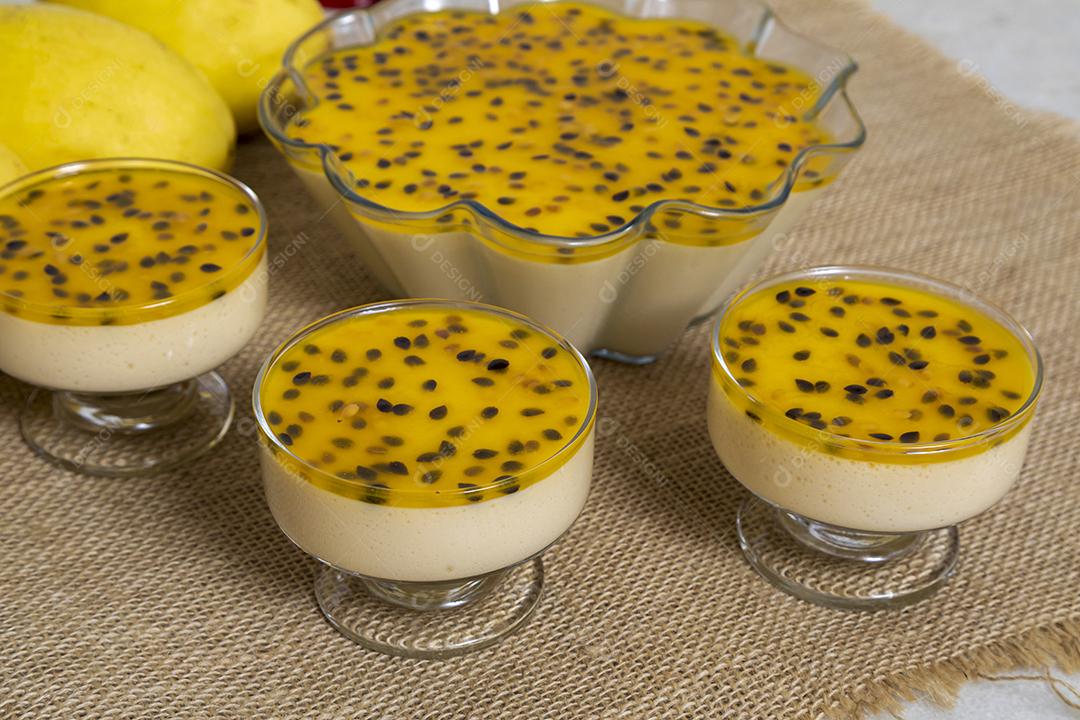 Sobremesa Mousse de maracujá servido na tigela