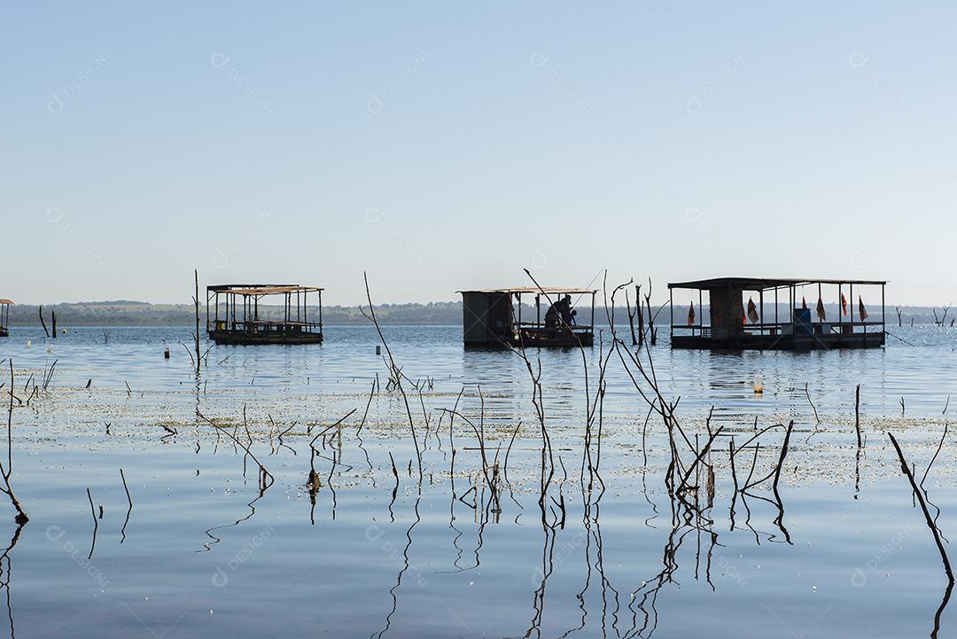 Barcaça de pesca JPG