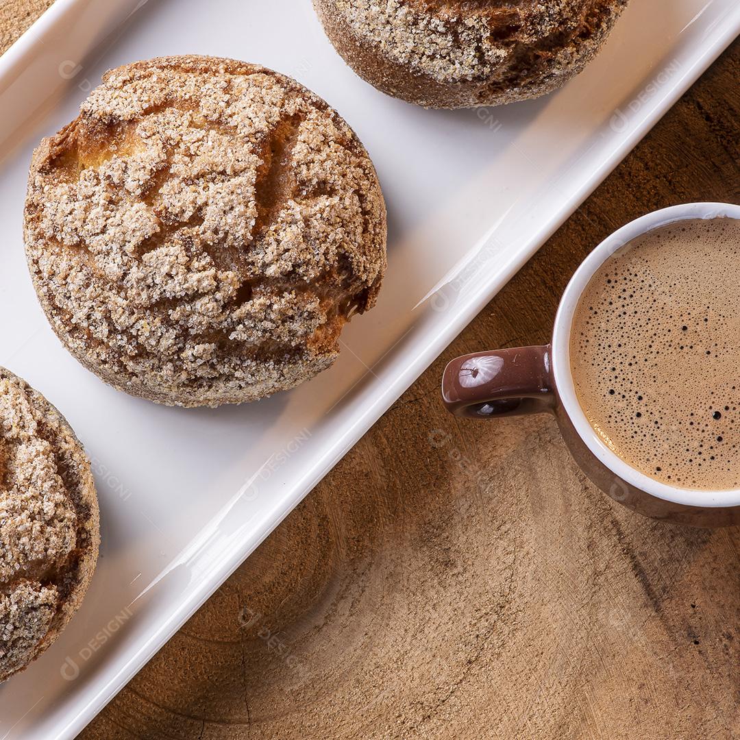 Biscoito muito tradicional no Brasil chamado Broa de Milho JPG