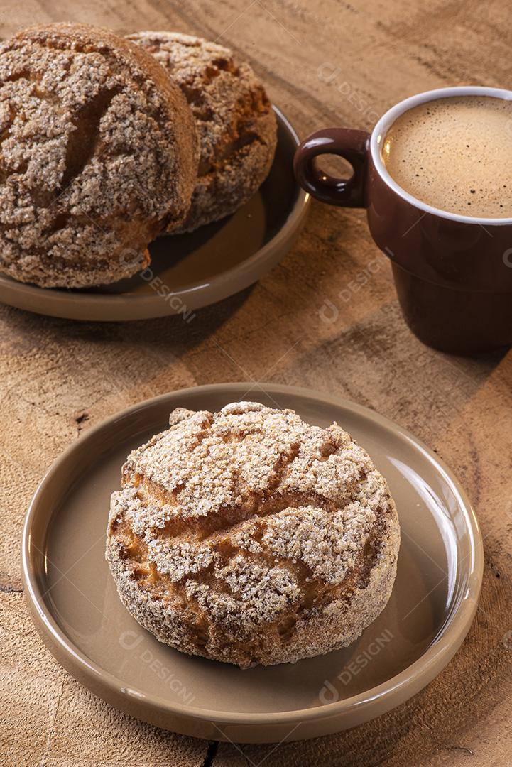 Biscoito muito tradicional no Brasil chamado Broa de Milho JPG