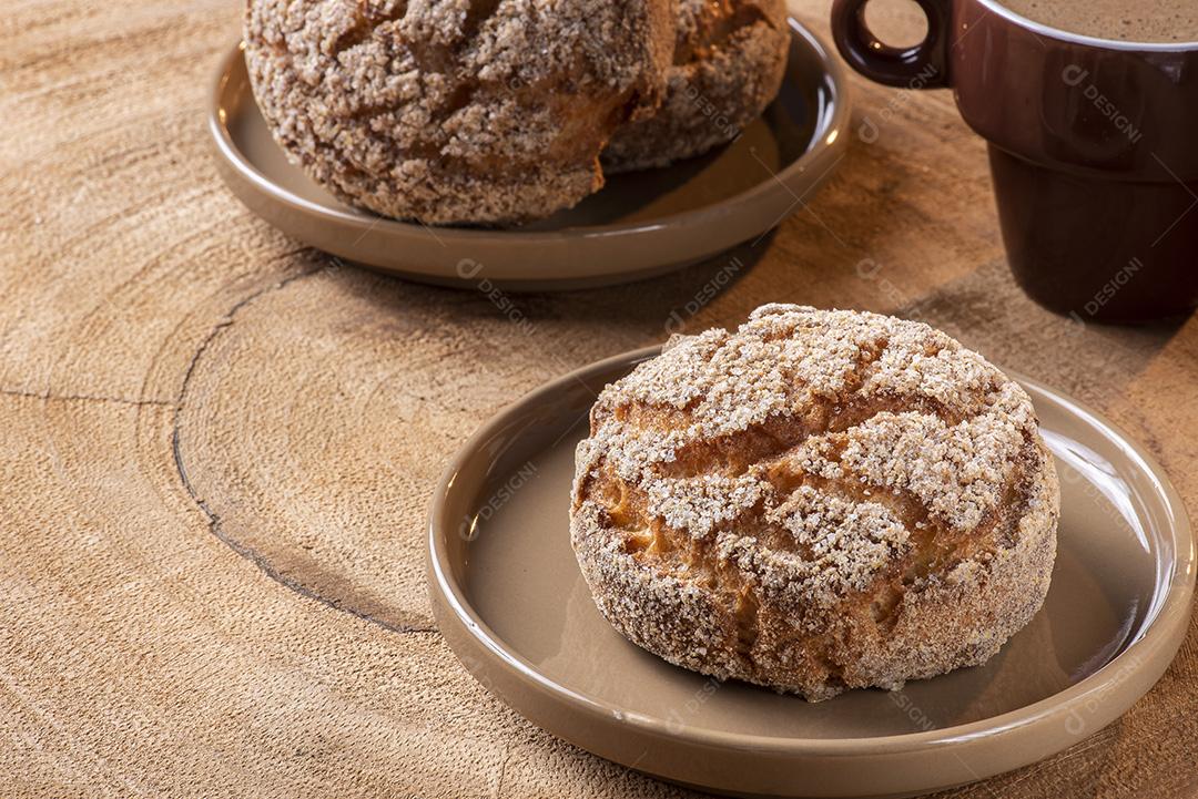 Biscoito muito tradicional no Brasil chamado Broa de Milho JPG