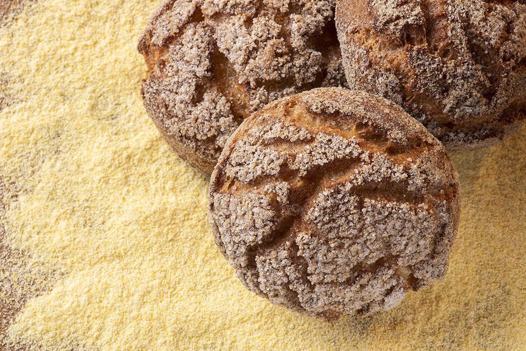 Biscoito muito tradicional no Brasil chamado Broa de Milho JPG