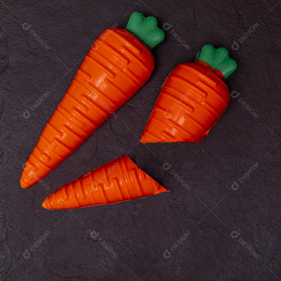 Cenoura De Chocolate Recheada Páscoa Imagem JPG