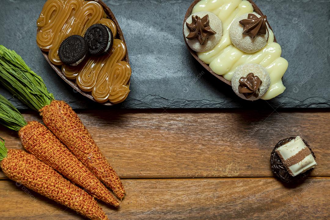 Ovo de Colher Recheado De Chocolate Imagem JPG