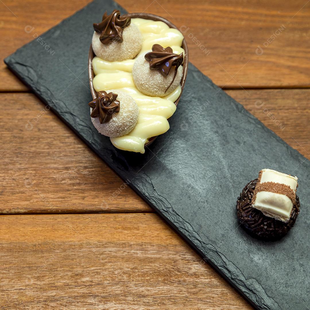 Ovos de Colher Recheado Imagem JPG