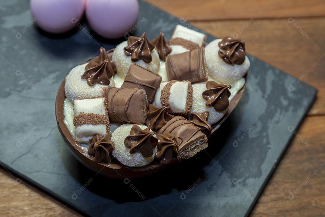 Ovo de Colher Recheado Imagem JPG