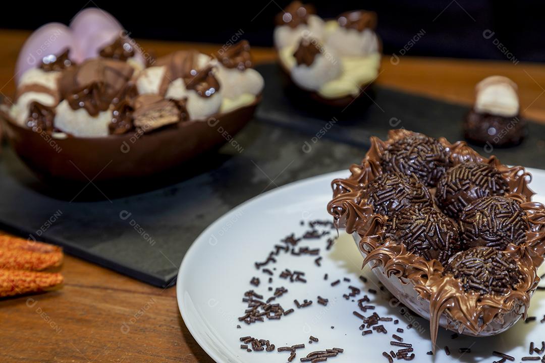 Ovo de Colher Recheado Imagem JPG