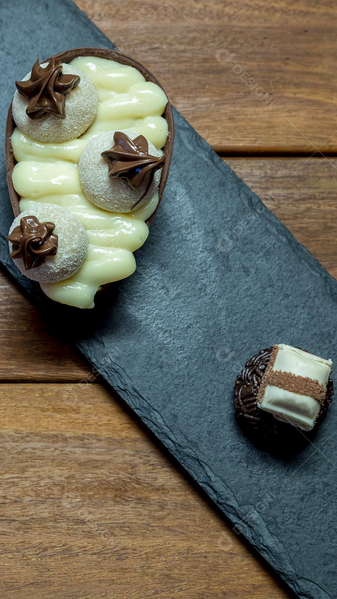 Ovos de páscoa de chocolate Imagem JPG