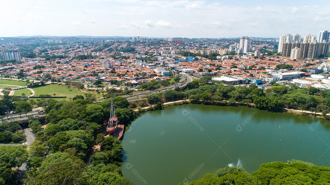 Lagoa do Taquaral em Campinas, vista de cima, parque de Portugal, São Paulo, Brasil JPG