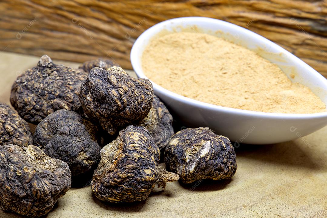 Açafrão em pó. Temperos e chás JPG